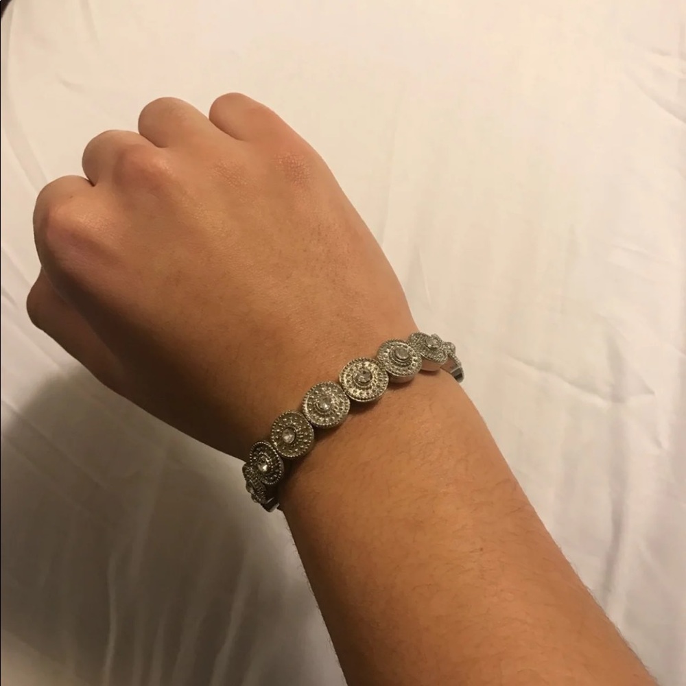 Bracelet - Picture 1 of 3